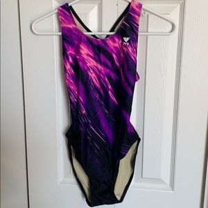 Women’s TYR bathing suit